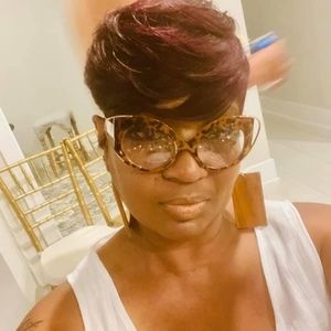 Meet your Posher, Uneka